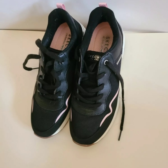 Skecher Street Los Angeles With Air Cooled Memory Foam US Size 8.5 - Picture 1 of 8